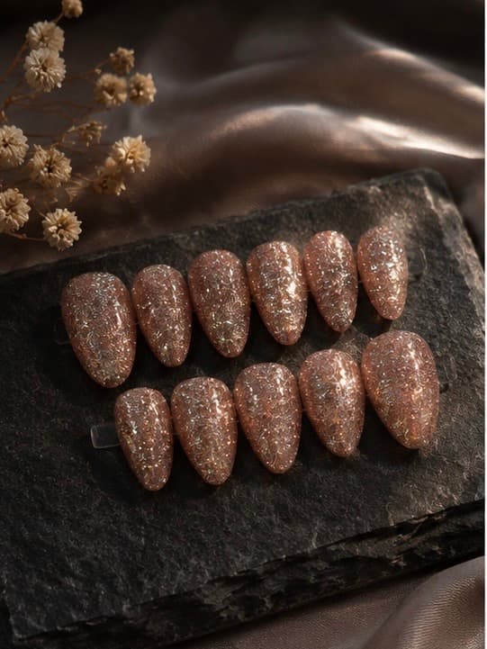 Rose Gold Sparkle — Full glitter nails in shimmering rose gold